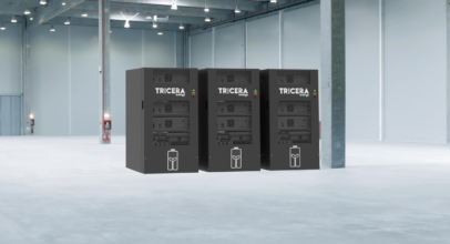Indoor-Batteriespeicher Flex100e in einer Halle