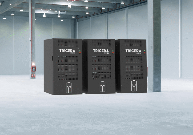 Indoor-Batteriespeicher Flex100e in einer Halle