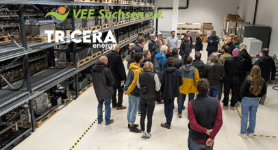 Bild der Teilnehmer eines gemeinsamen Events in Sachsens größtem Batteriespeicher