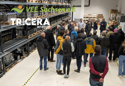 Bild der Teilnehmer eines gemeinsamen Events in Sachsens größtem Batteriespeicher