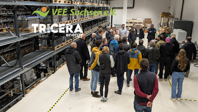 Bild der Teilnehmer eines gemeinsamen Events in Sachsens größtem Batteriespeicher